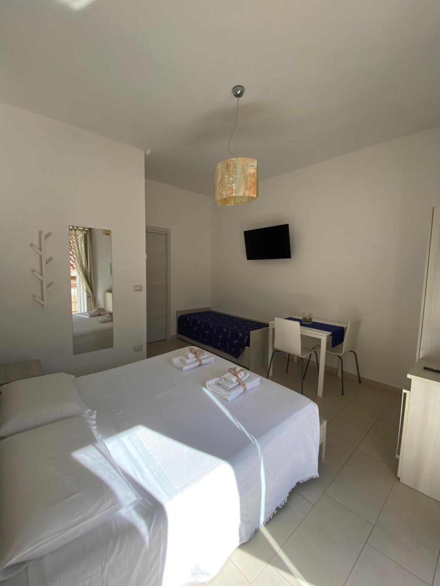 B&B Degli Aranci 팔리누로 외부 사진